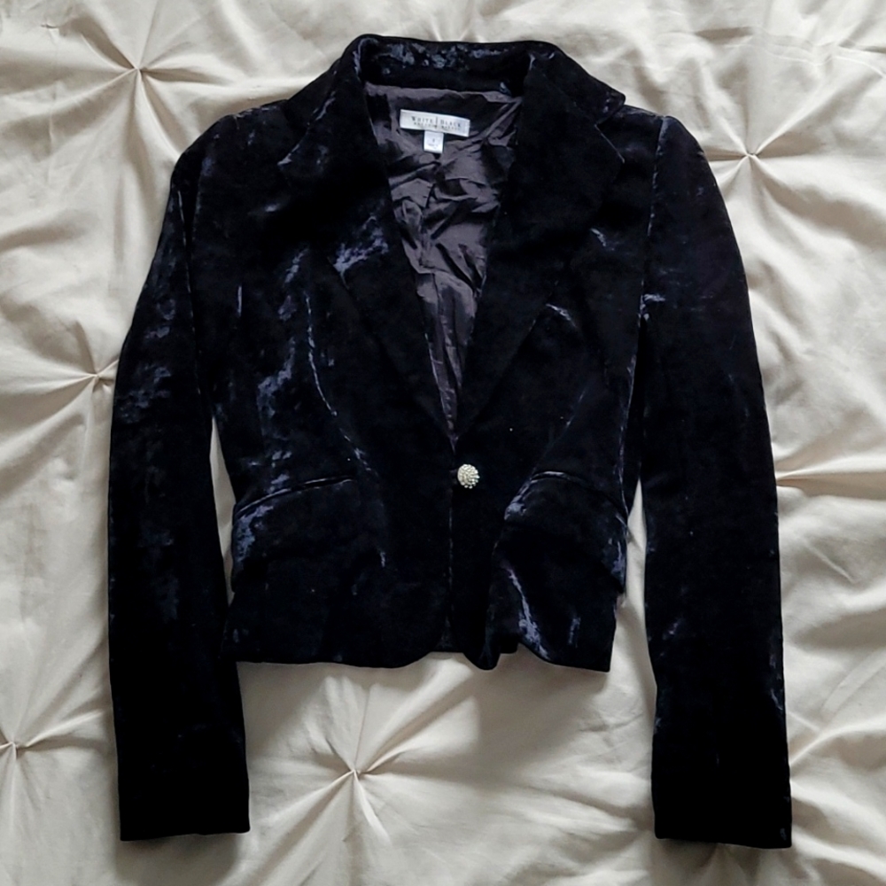 While House Black Market black crushed velvet jacket size 2